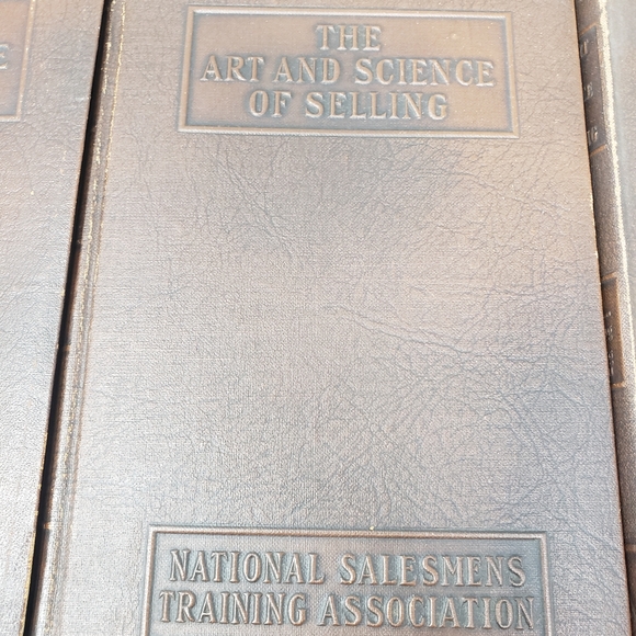The Art & Science Of Selling Bookset - Picture 4 of 10